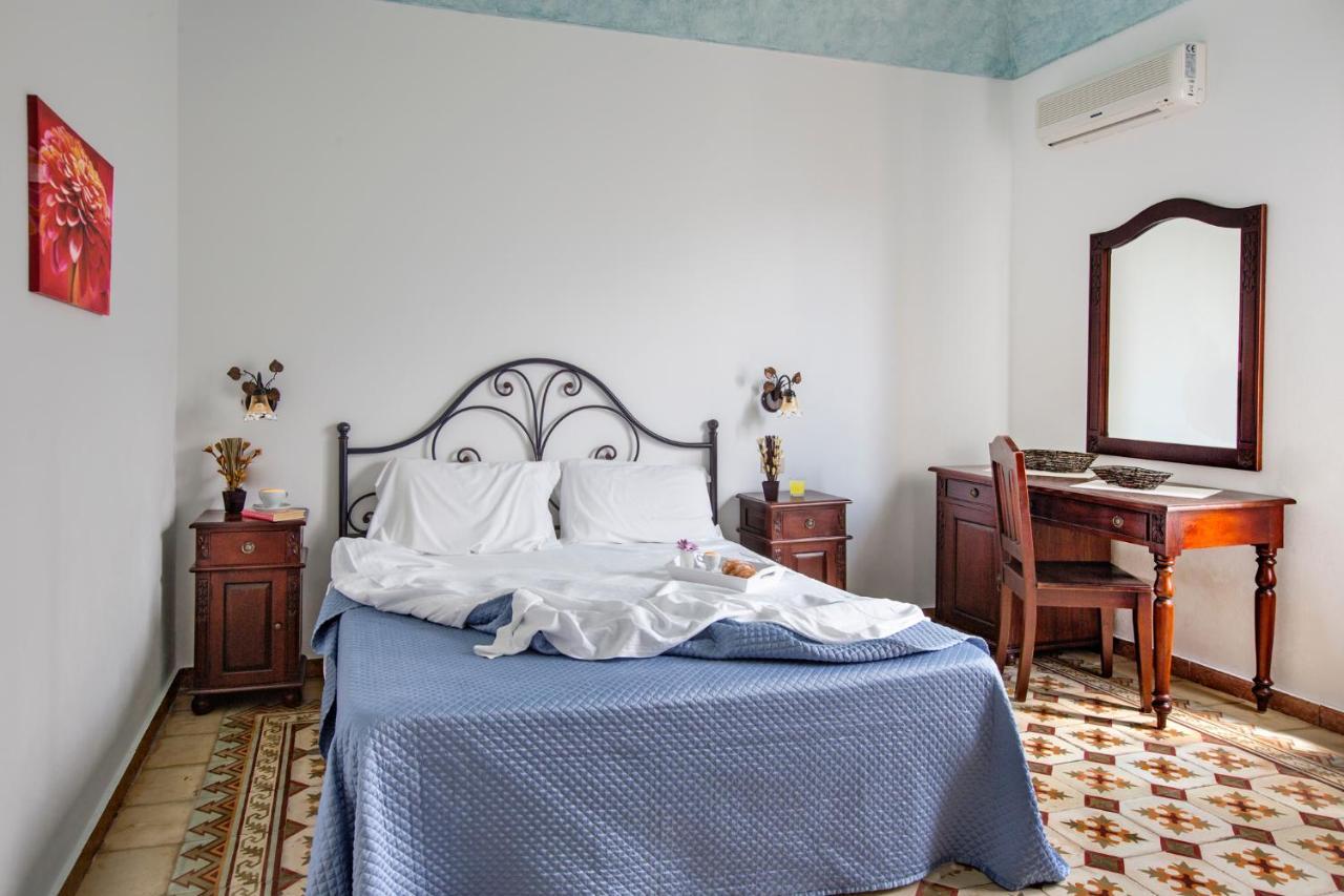 Cala Di Ponente Hotel Castelluzzo Kültér fotó