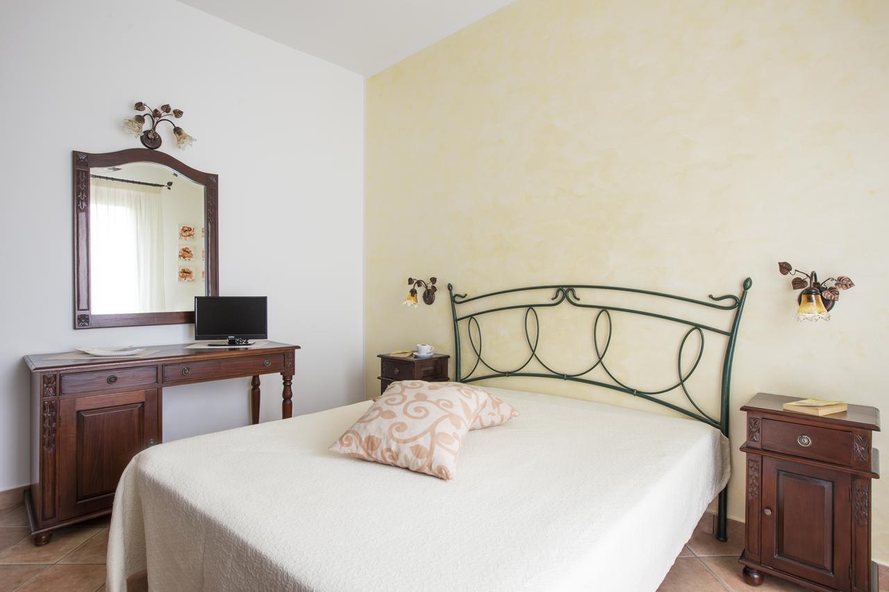 Cala Di Ponente Hotel Castelluzzo Kültér fotó
